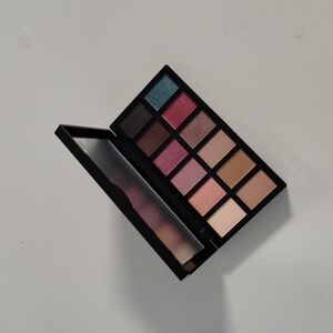 Lancome A Parisian Wanderlust Eye 12 Eyeshadow & Face Palette 4 Blush